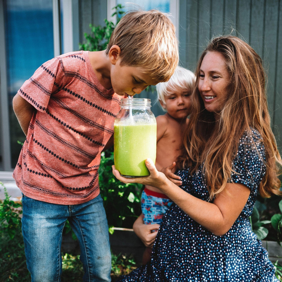 AT HOME IN HAWAII WITH ELLEN FISHER