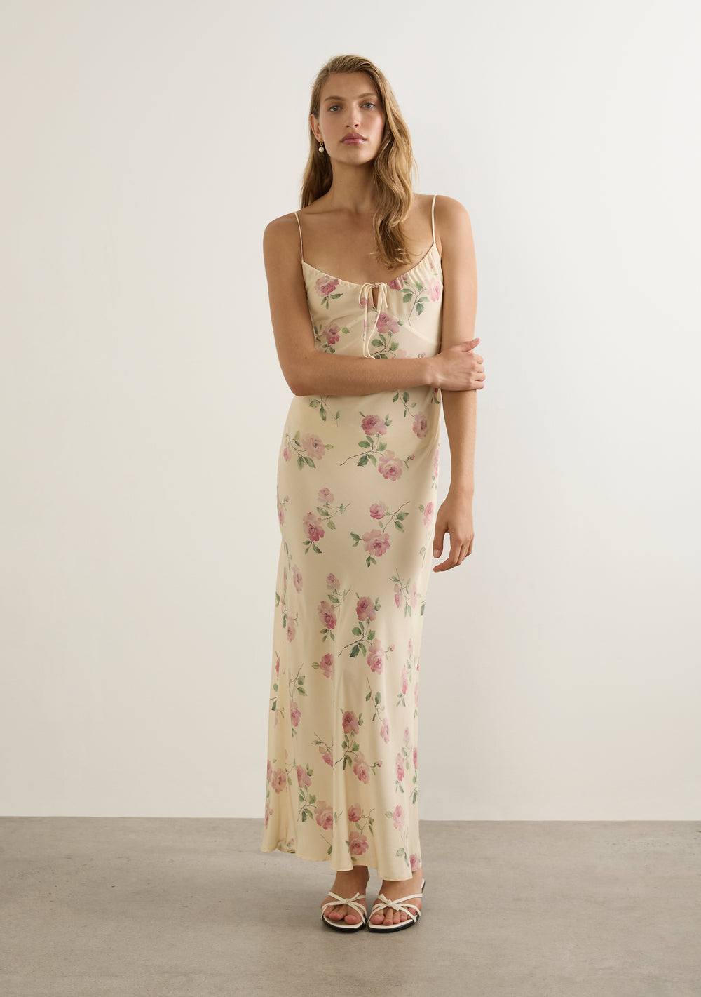 auguste the label maxi dress Moments at home with @lisadanielle__ ~ Featuring the Amanza Maxi Dress A delicate floral print